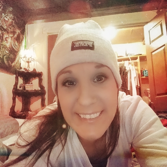 Meet your Posher, Bella - Picture 7 of 10